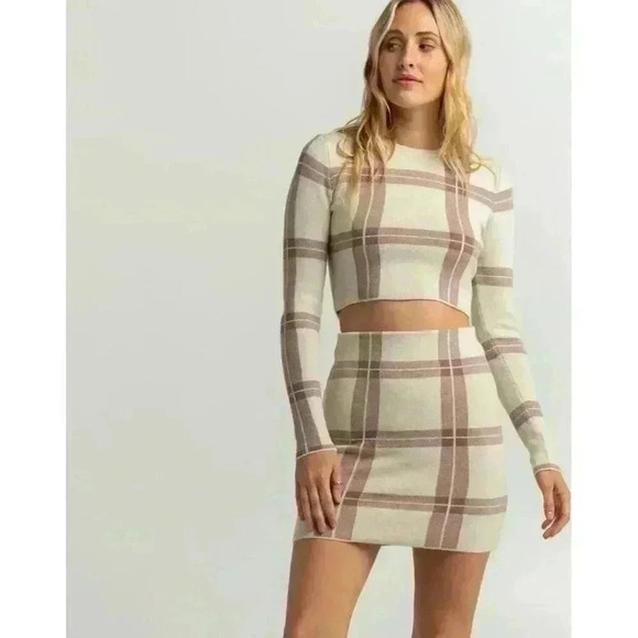 Tillys Full Tilt Plaid Sweater Skirt Cream Combo Medium Mini Skirt - Picture 3 of 6